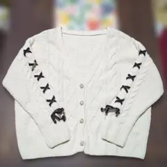 axes femme オフホワイト カーディガン