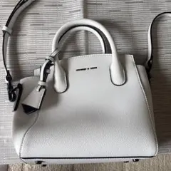 CHARLES & KEITH ショルダーバッグ ホワイトのサムネイル