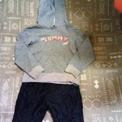 Tommy Hilfiger パーカーとパンツセット