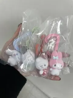 4つセット サンリオキャラクターズ カラフルカラビナマスコットチャーム