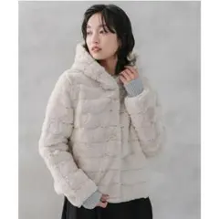 ファーコート　リバーシブル　白　ダウン　フード付き　ベージュ　ショートコート