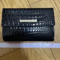 お値下げ！何でも合わせやすい　メナード　財布のサムネイル
