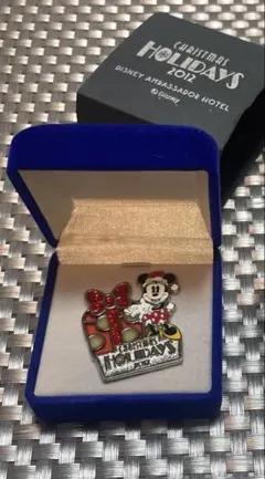 【非売品】ミニーマウス　クリスマスホリデイ 2012 ピンバッジ
