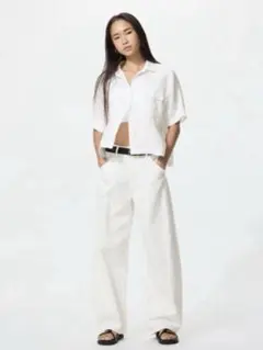 【新品未使用】UNIQLO バギーカーブジーンズ ホワイト サイズ23