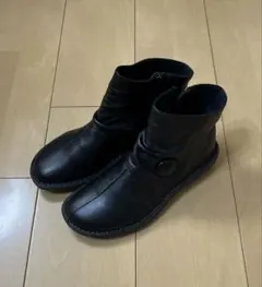 JS Heartlavel ボタンデザインショートブーツ （ブラック）