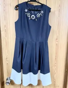 トッコクローゼット ビシュー紺色ワンピースMサイズ