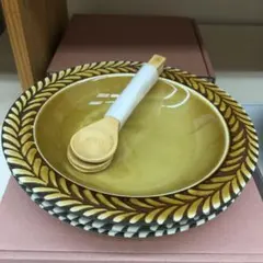 ハンドメイド 陶器 皿セット 葉模様 木製スプーン付き