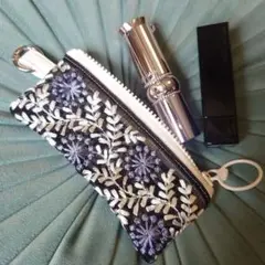 インド刺繍リボン　リップポーチＤ　白リングファスナー　リップ２本入ります