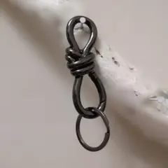 値下げ↓↓黒い金属製キーホルダー