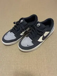 Nike スニーカー ネイビー/グレー/ホワイトのサムネイル