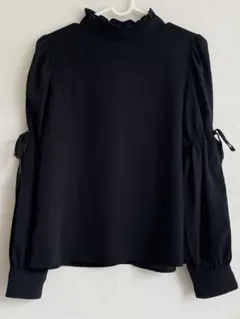 m*i様 ブラック フリルネック 長袖ブラウス
