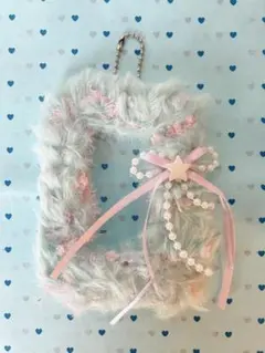 ハンドメイド　ミントグリーン　ファー風デコ トレカケースB8 チェーン付き