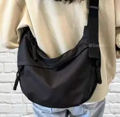 斜めがけバッグ 黒 ブラック 軽量 ショルダー 男女兼用 通勤 通学 旅行 便利