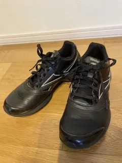 リーボック スニーカー