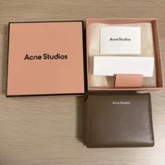 Acne Studios ブラウン 三つ折り財布のサムネイル