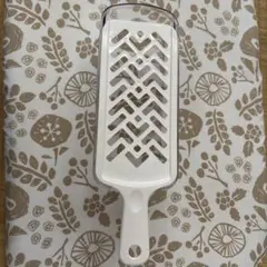 無印良品♡軽い力でおろせるおろし器のサムネイル