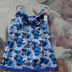 お値下げ、新品タグつきTriumph 青い花柄キャミソール M