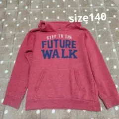 赤いフード付きパーカー STEP TO THE FUTURE WALK