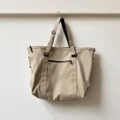 IM MEN SLIDE TOTE トートバッグ ベージュ/ブラック