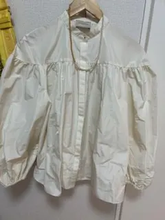 UNITED ARROWS アイボリー バルーンスリーブシャツサイズ38未使用