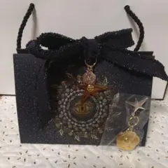 CHANEL シャネル　クリスマス　ホリデー　限定　リボン　チャーム　黒 2025年最新】chanelホリデーチャームの人気アイテム - メルカリ