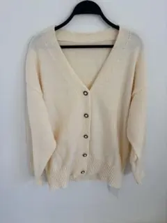 新品 Dazy アイボリー Vネック カーディガン