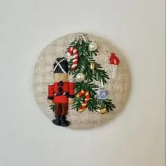 クリスマスツリー　兵隊の刺繍ブローチ