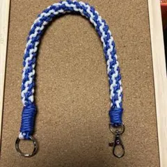 ハンドストラップ　パラコード