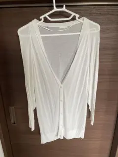 ホワイト Vネック カーディガン　GU