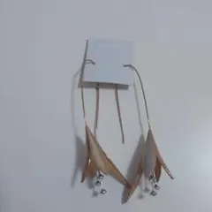 CELFORD ゆりモチーフ　ピアスのサムネイル