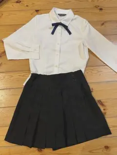 フォーマルシャツとスカート風パンツセット