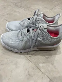 Nike AIRMAXライトグレー スニーカー