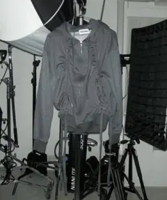 【BEEDEN】GATHERED ZIP-UP HOODI