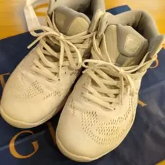 アシックスバスケットシューズ