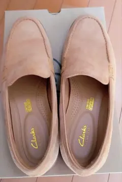 Clarks スエードスリッポン ベージュ