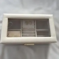 ホワイト アクセサリーケース 鍵付き