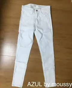 白スキニーパンツ