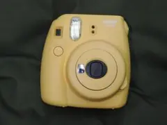 instax mini 8＋ イエロー　ジャンク扱いです。