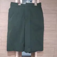 ダークグリーン ショートパンツ バックポケット付き