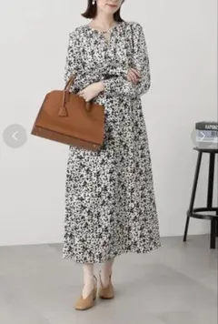 花柄ワンピース 長袖 Vネック　N.Natural Beauty Basic