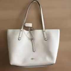美品 COACH コーチ マーケットトート 58849 ホワイト レザーのサムネイル