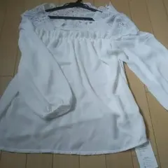 ♥新品♥レースの長袖ブラウス