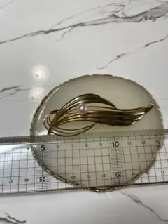 流線型 ゴールドブローチ パール付き　8cm