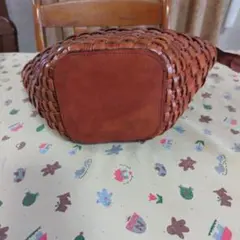 レザー編み込みショルダーバッグ