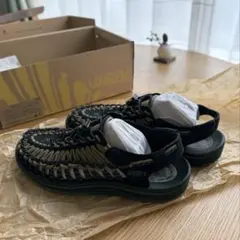 KEEN UNEEK サンダル カーキ&ブラック26cm
