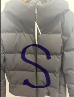 ブラックS新品未使用今期モデル　ユニクロシームレスダウンパーカ2025秋冬