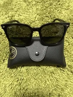 Ray-Ban サングラスのサムネイル