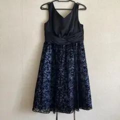 ブラック Aライン パーティードレス　左側にチャックあり