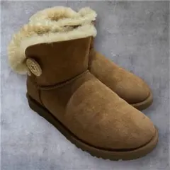 UGG ベイリーボタン ムートンブーツ チェスナット　23センチ