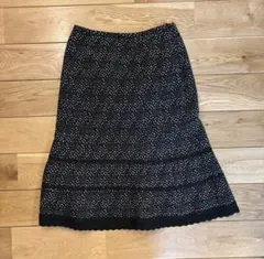 黒地に白ドット フレアスカート